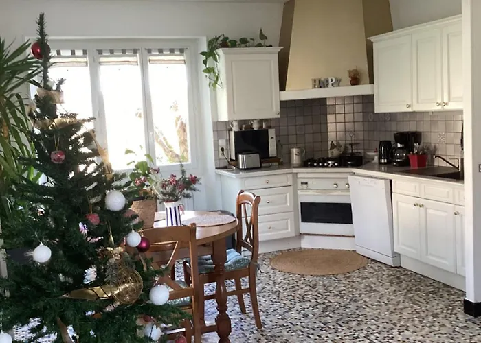 Maison De Famille Nyaraló